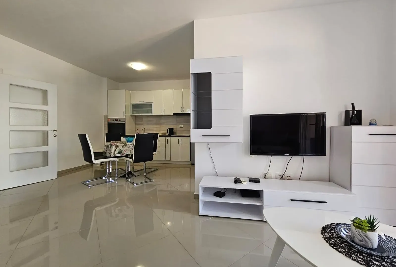 Prodaja, jednosoban stan, 59m², Šušanj, Bar
