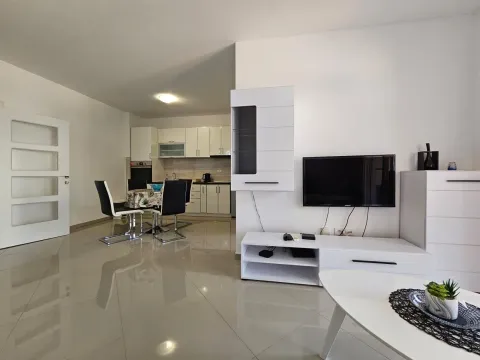 Prodaja, jednosoban stan, 59m², Šušanj, Bar - image 7