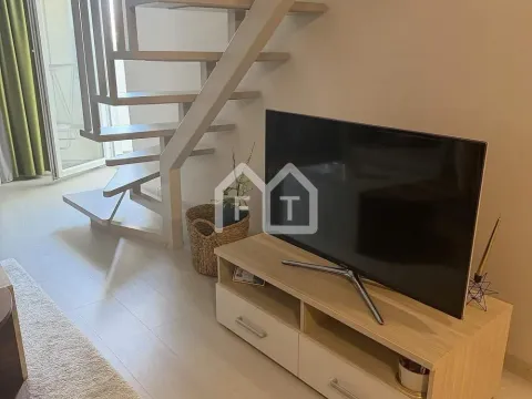 Rent, four bedroom apartment, 83m², Vojvode Vlahovica, Beograd - image 4