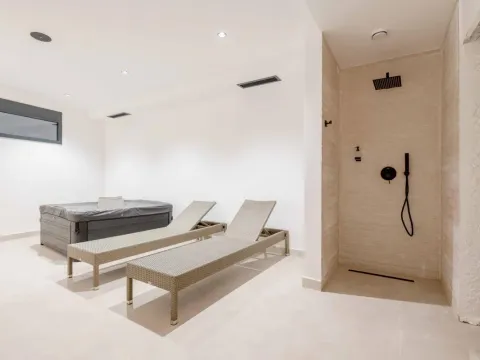 Prodaja, kuća, 240m², Budva, Crna Gora - image 39