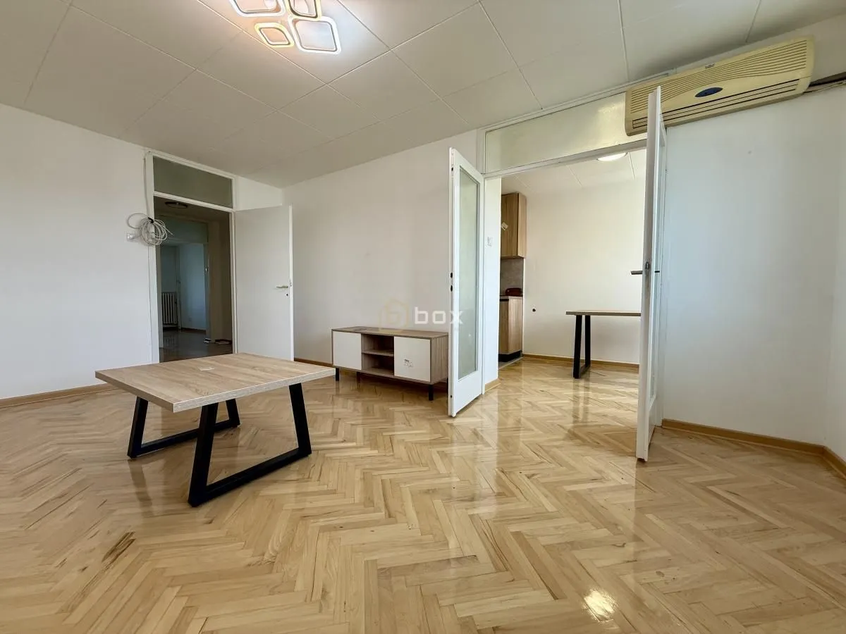 Prodaja, trosoban stan, 70m², Medijana, Niš