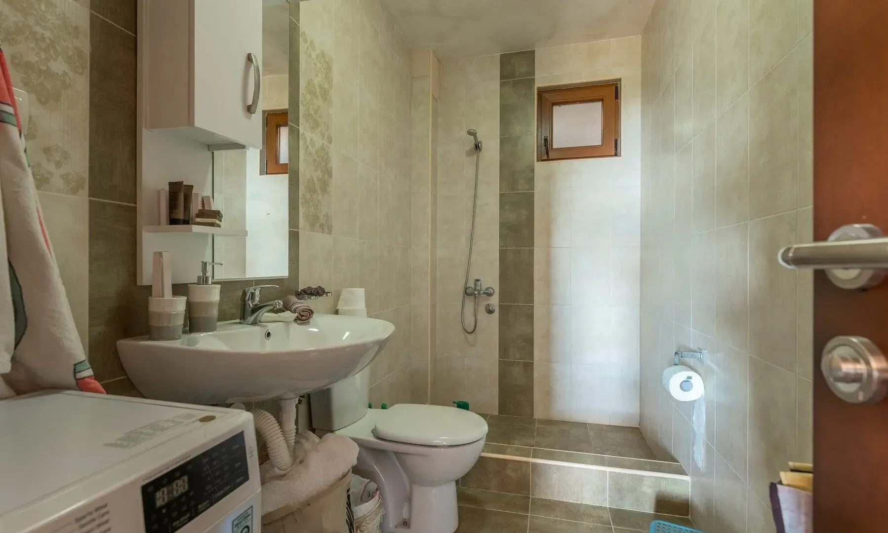 Sale, house, 280m², Markovići, Budva