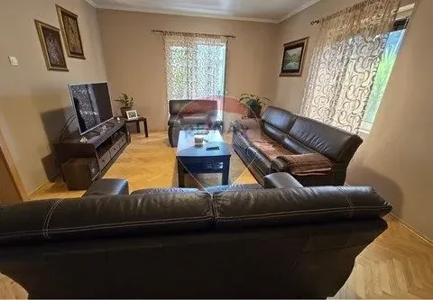 Izdavanje, kuća, 242m², Zagorič, Podgorica - image 13