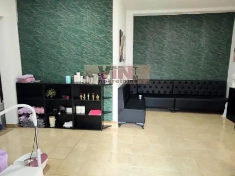 Izdavanje, poslovni prostor, 60m², Karaburma, Palilula Sve Podlokacije