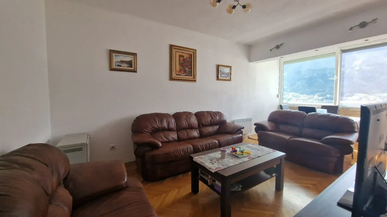 Prodaja, dvosoban stan, 60m², Dobrota, Kotor