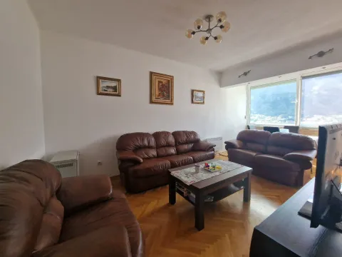 Prodaja, dvosoban stan, 60m², Dobrota, Kotor