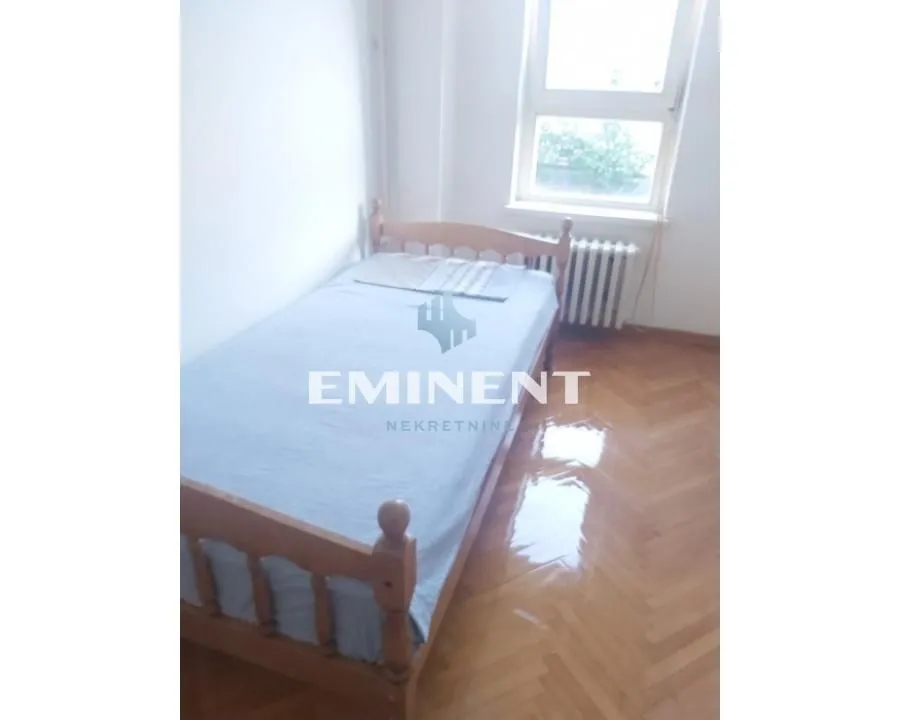 Izdavanje, trosoban stan, 75m², Banovo Brdo, Beograd
