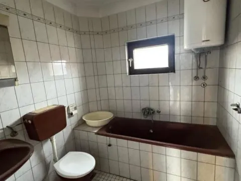 Prodaja, kuća, 270m², Jajinci, Voždovac Sve Podlokacije - image 16