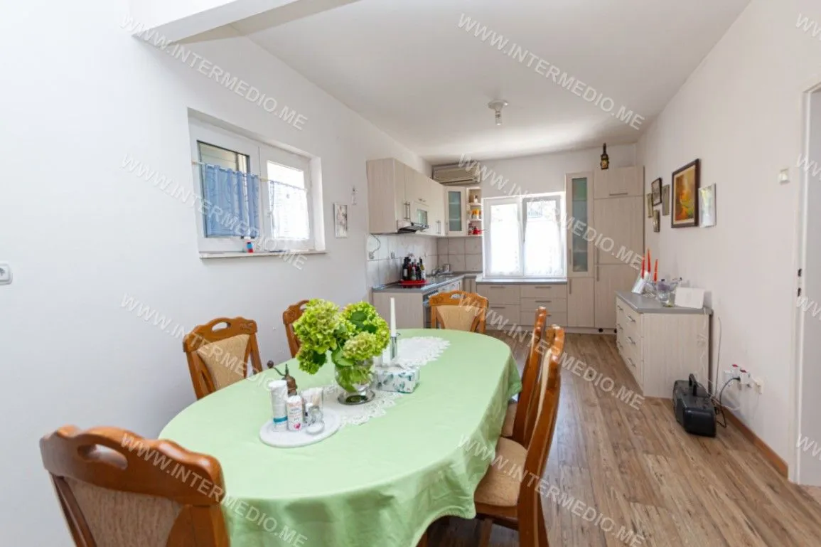 Prodaja, kuća, 316m², Igalo, Herceg Novi