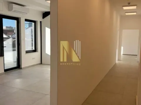 Izdavanje, poslovni prostor, 584m², Centar, Novi Sad - image 27