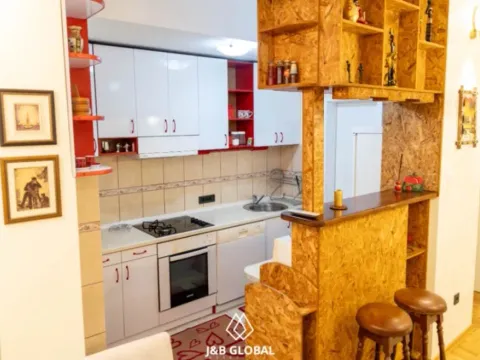 Izdavanje, dvosoban stan, 76m², Centar, Podgorica - image 9