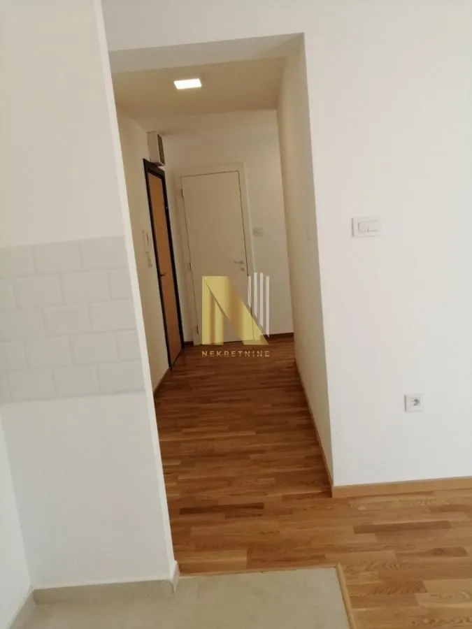 Izdavanje, dvosoban stan, 61m², Socijalno, Novi Sad Sve Podlokacije