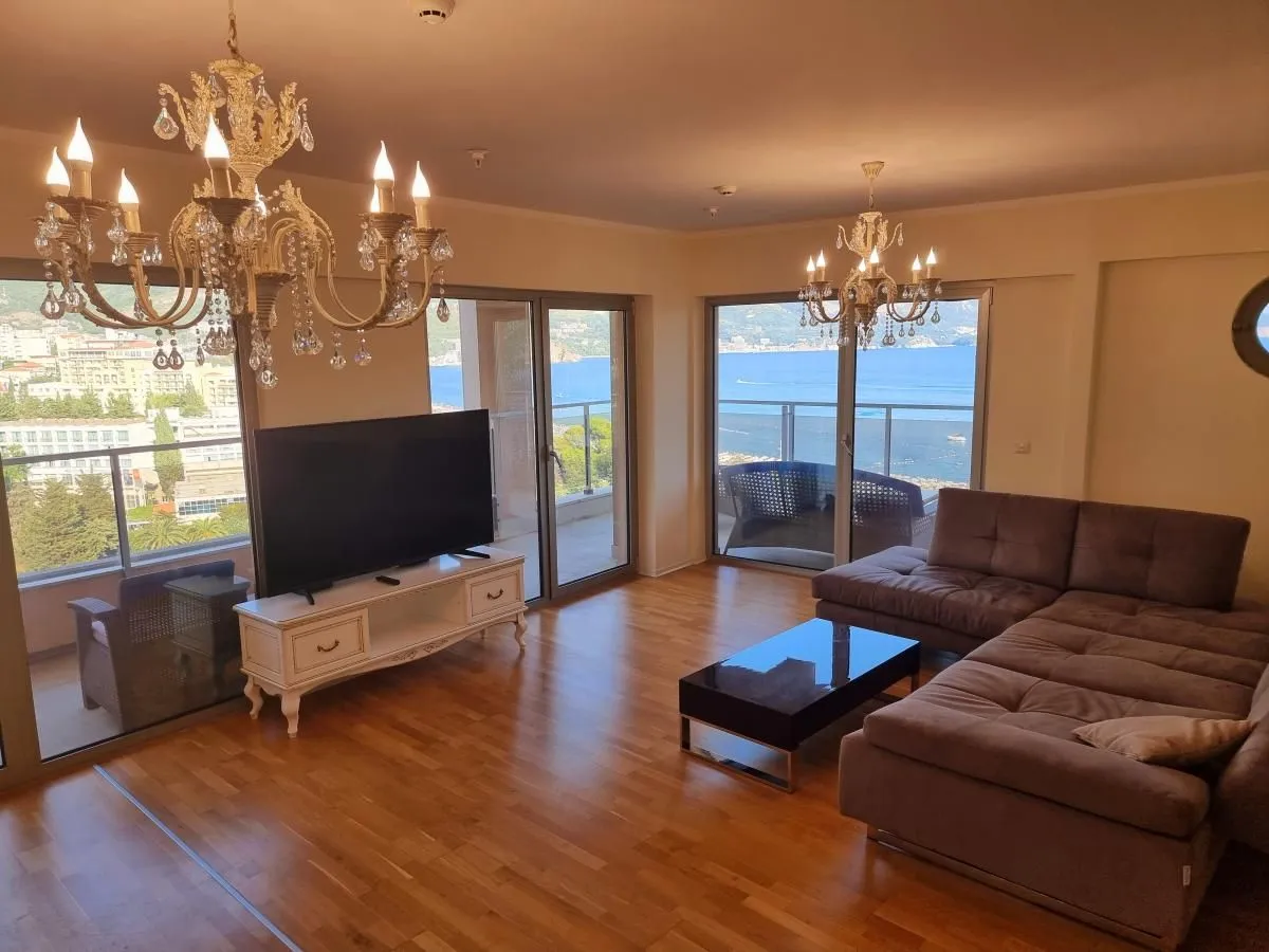 Rent, three bedroom apartment, 134m², Bečići, Budva