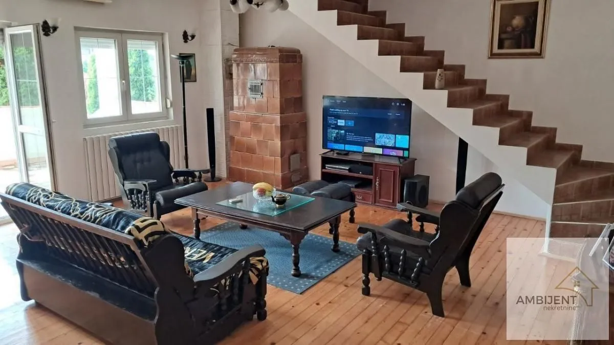 Prodaja, poslovni prostor, 400m², Zemun Sve Podlokacije, Beograd