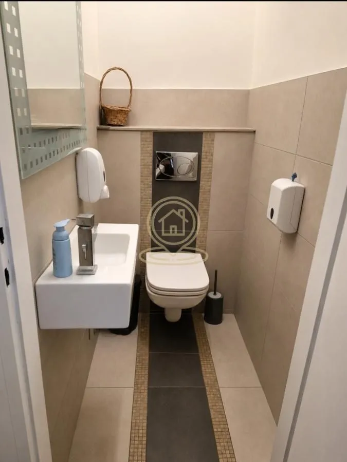 Izdavanje, četvorosoban stan, 90m², Novi Beograd Blok 28, Novi Beograd Sve Podlokacije