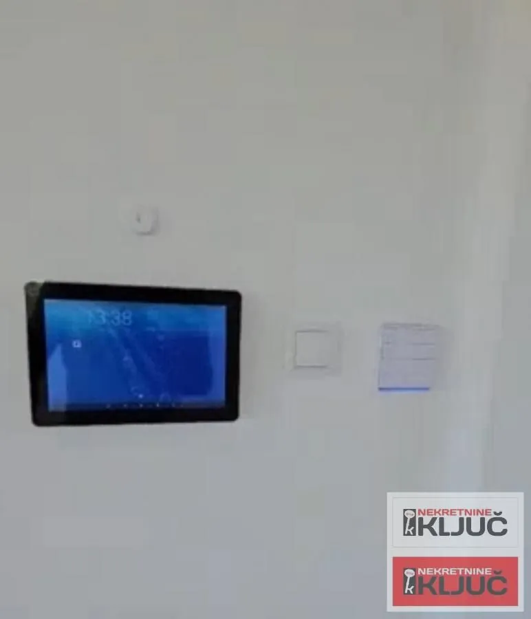 Prodaja, četvorosoban stan, 200m², Sremska Kamenica, Petrovaradin