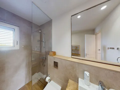 Prodaja, jednosoban stan, 59m², Luštica Bay, Tivat - image 9