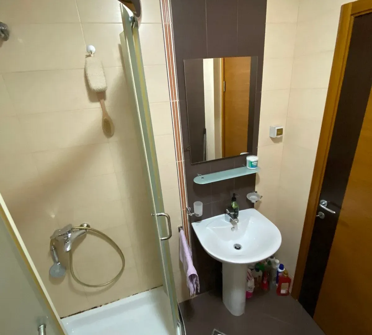 Izdavanje, dvosoban stan, 55m², Stari Aerodrom, Podgorica