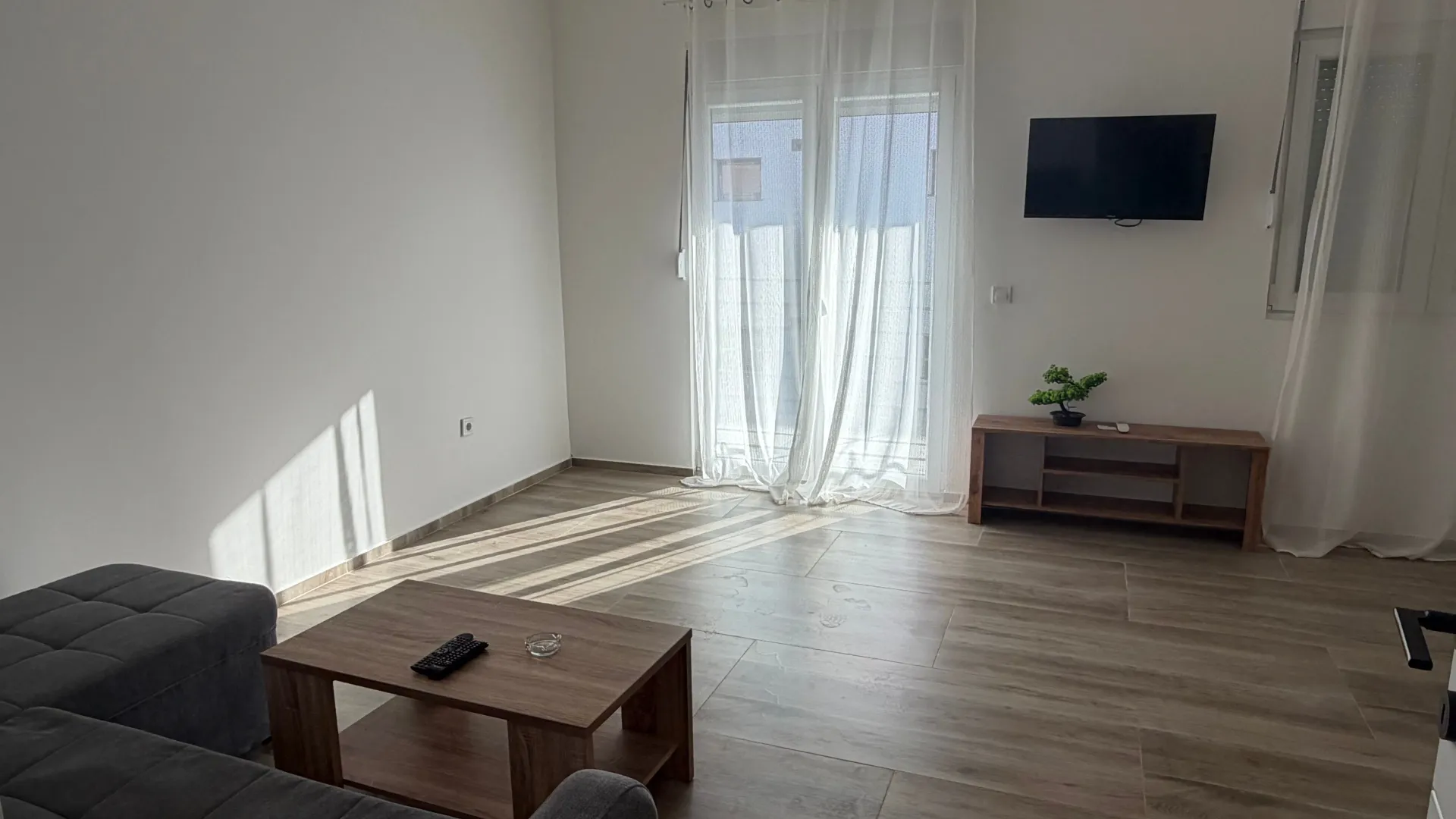 Rent, one bedroom apartment, 42m², Bonići, Tivat