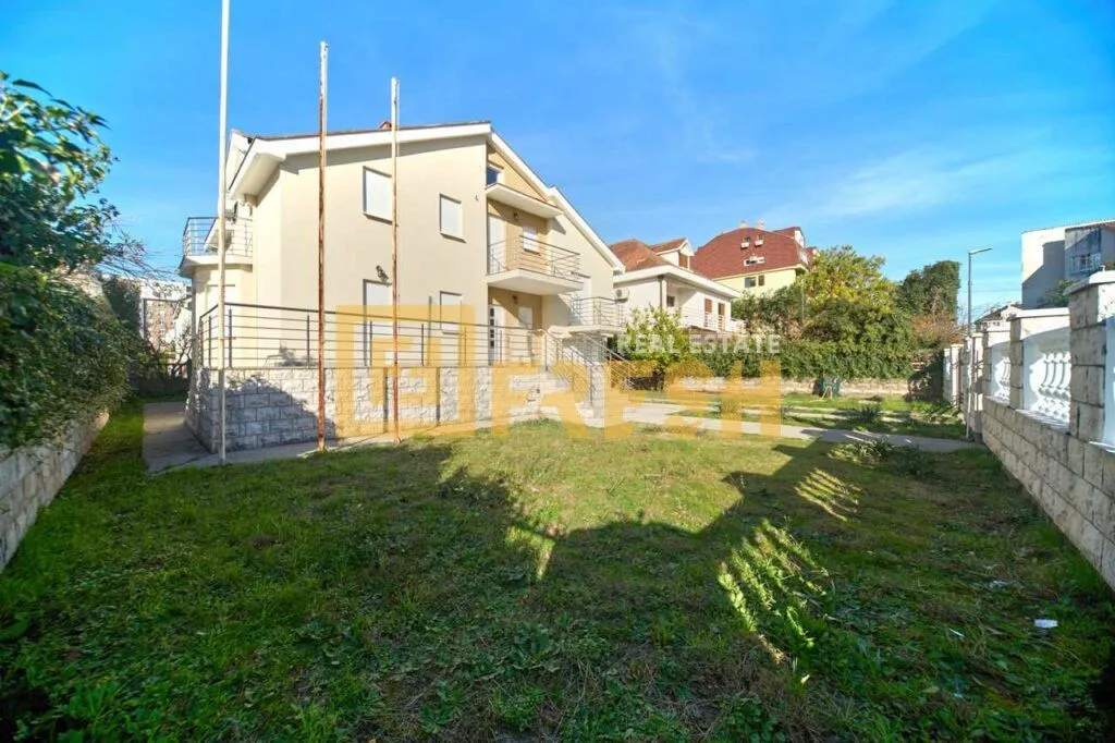 Rent, house, 400m², Stari Aerodrom, Podgorica