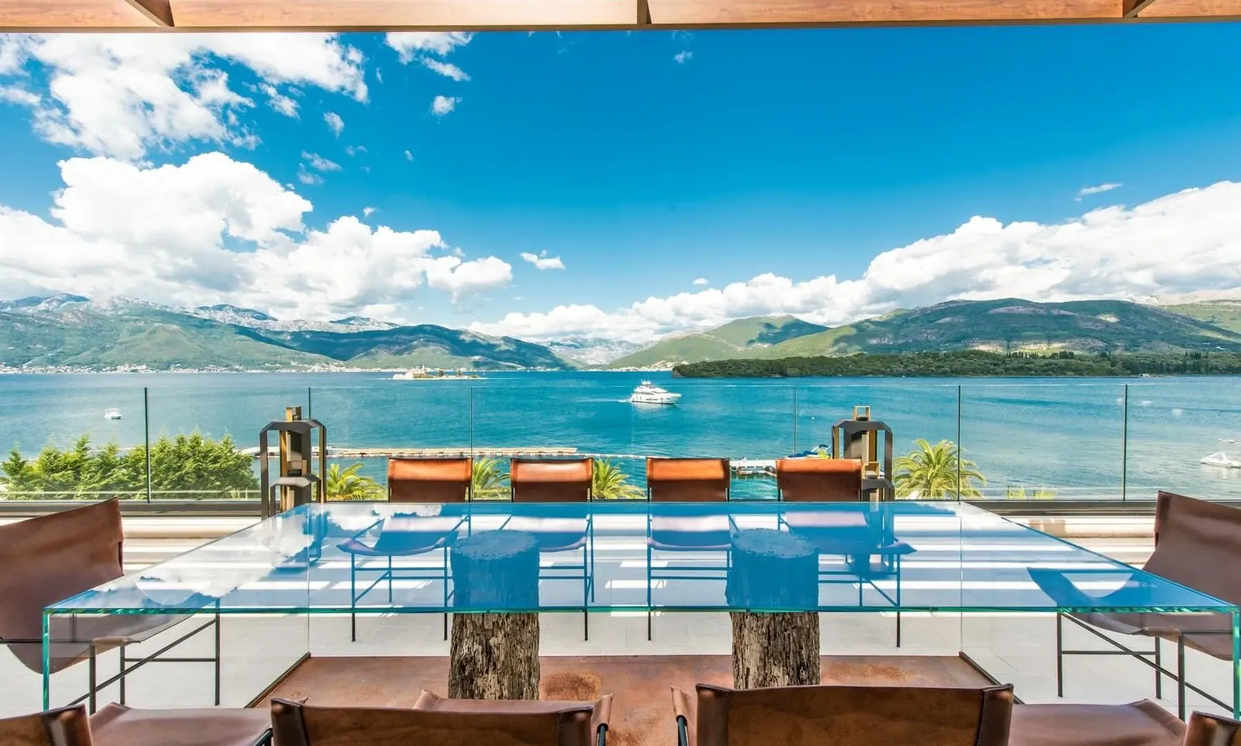 Sale, four bedroom apartment, 500m², Đuraševići, Tivat