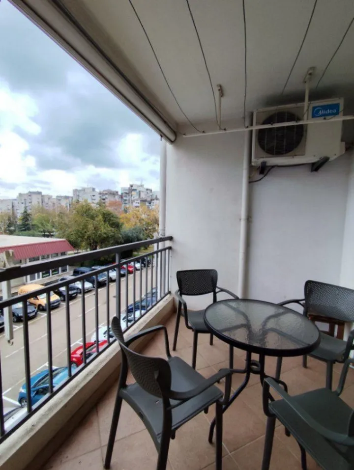 Rent, one bedroom apartment, 54m², Centar, Bar