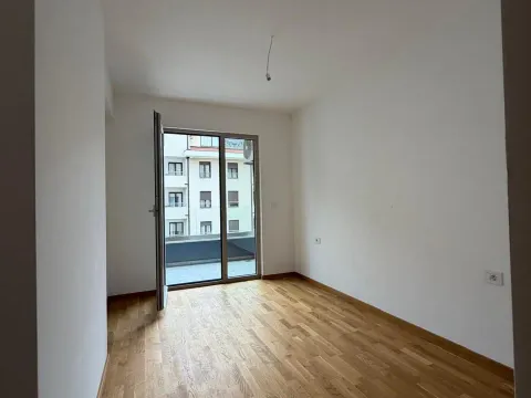 Sale, one bedroom apartment, 44m², Bečići, Budva - image 10