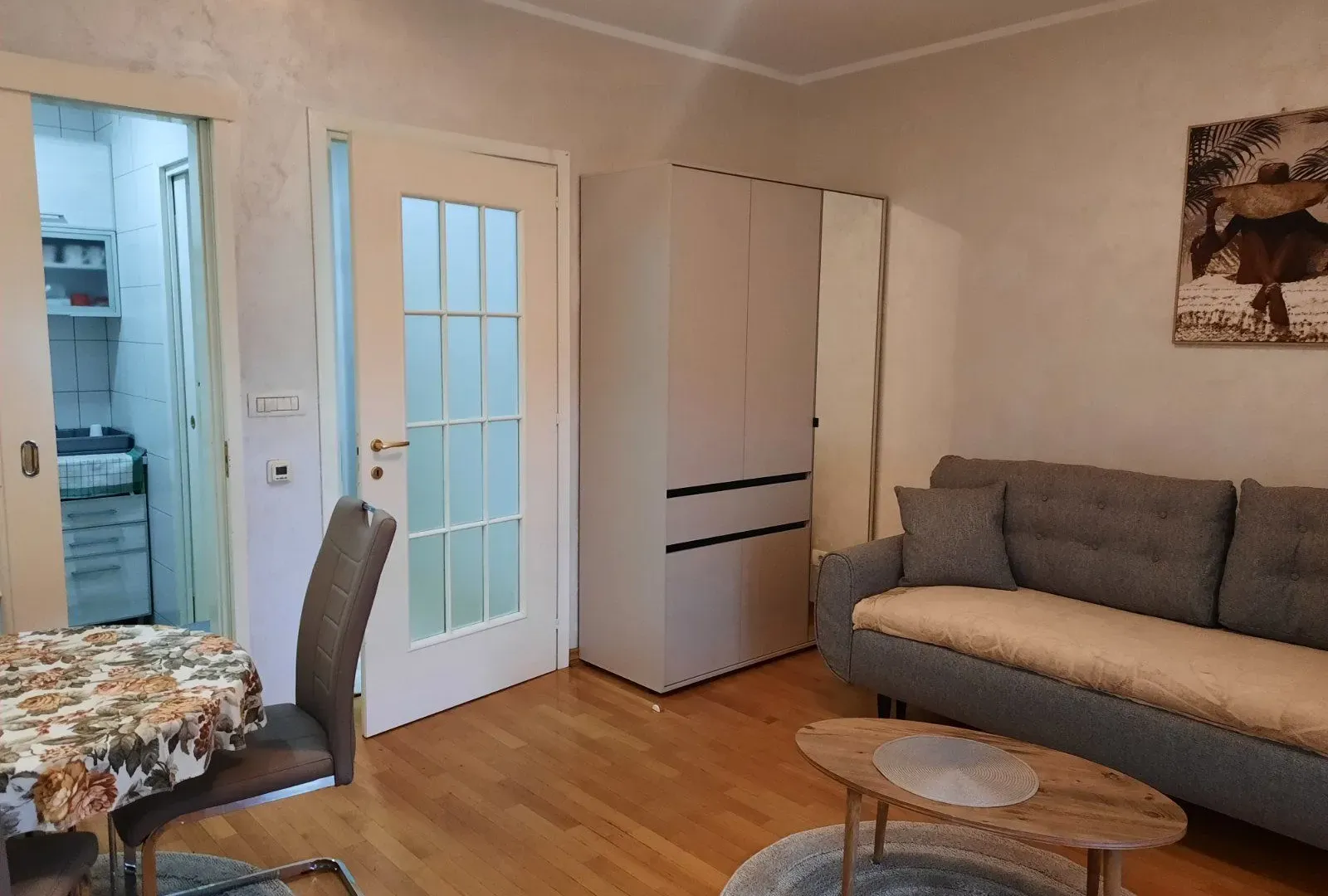 Izdavanje, jednosoban stan, 32m², City Kvart, Podgorica