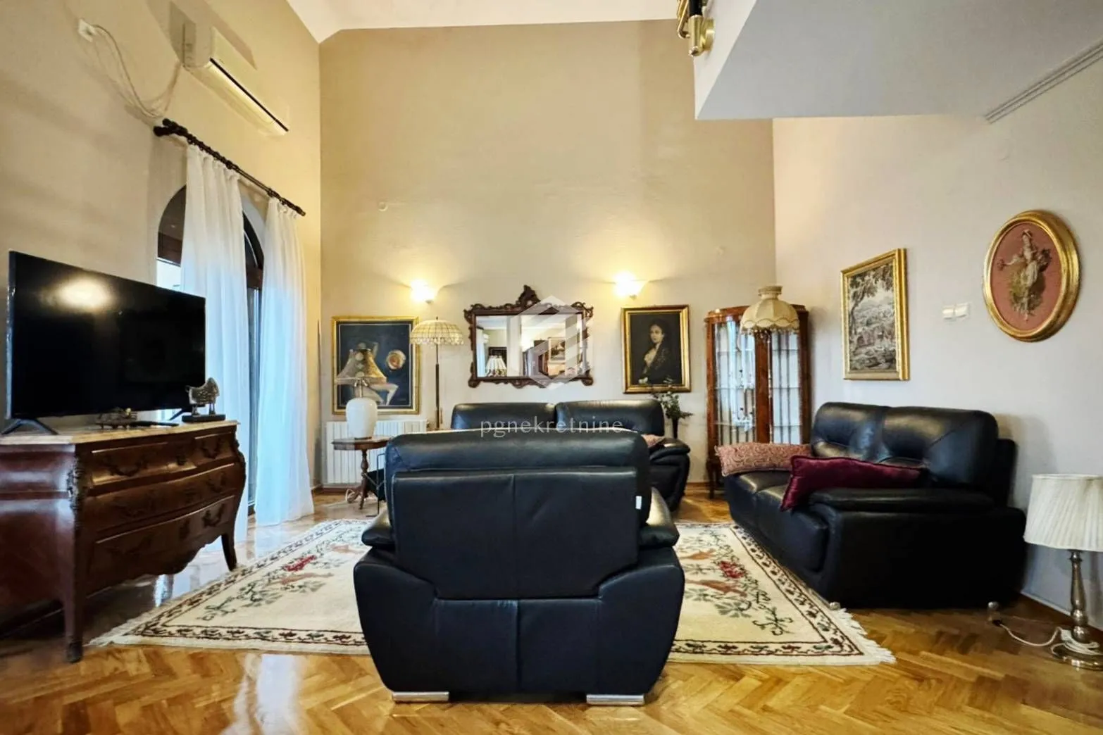 Rent, house, 280m², Gorica C, Podgorica