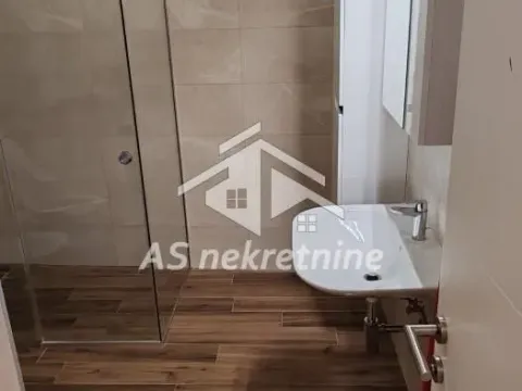 Izdavanje, trosoban stan, 77m², Vračar Sve Podlokacije, Beograd - image 31