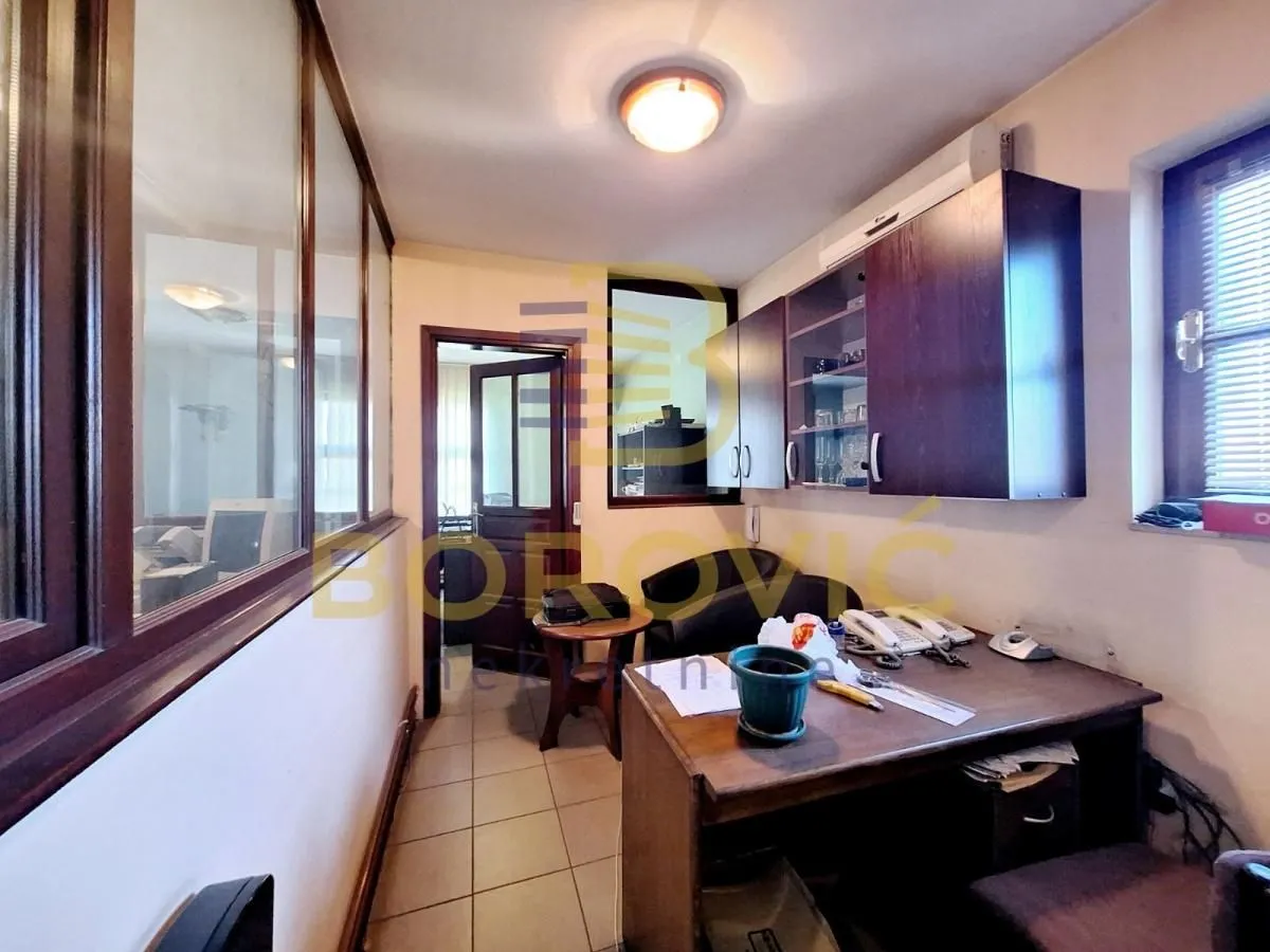 Rent, office space, 560m², Veliki Mokri Lug, Zvezdara Sve Podlokacije
