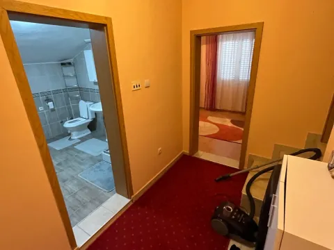 Sale, house, 761m², Tološi, Podgorica - image 14