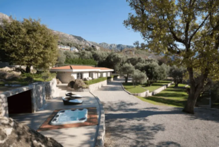 Rent, house, 180m², Bečići, Budva