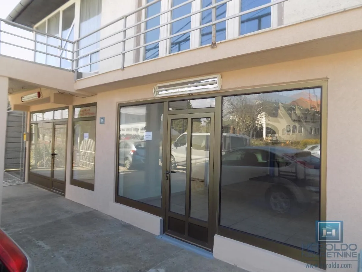 Izdavanje, poslovni prostor, 66m², Gloždak, Paraćin