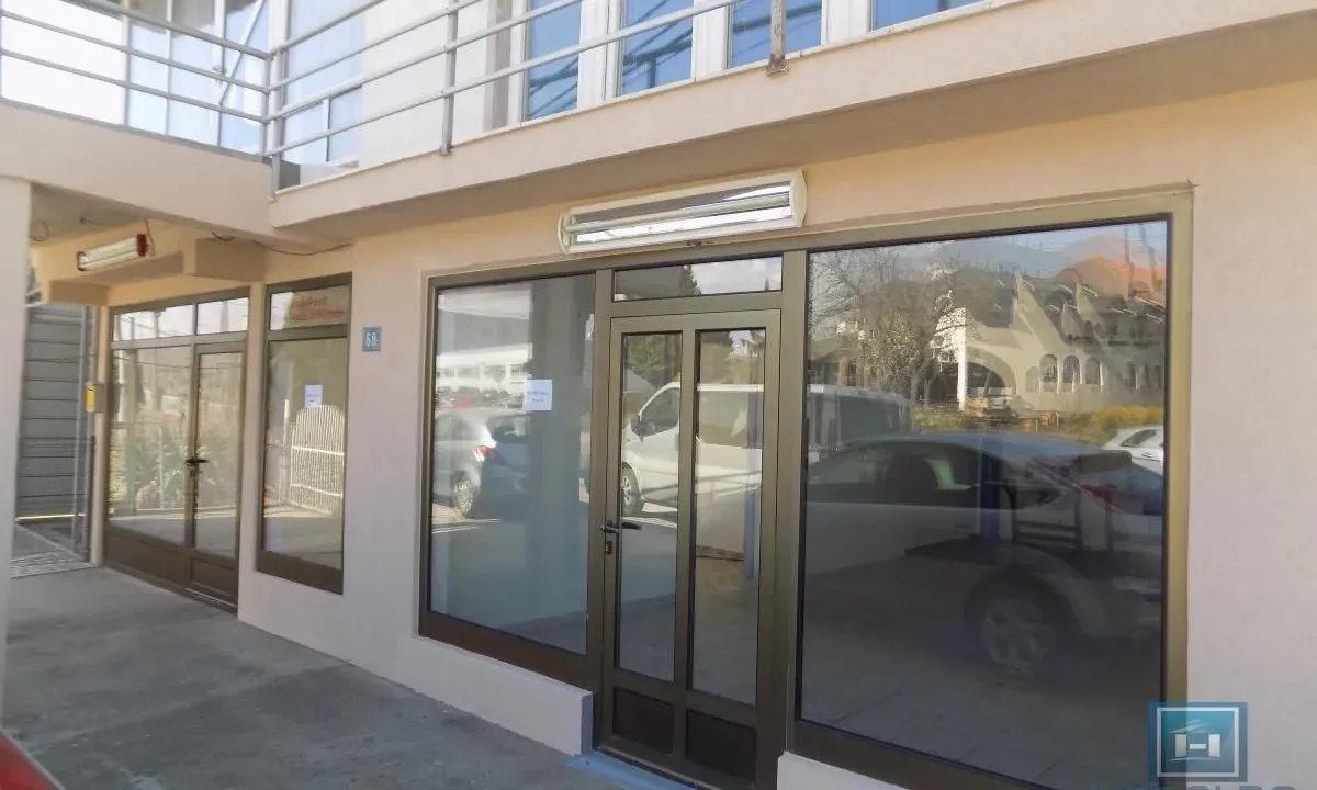 Izdavanje, poslovni prostor, 66m², Gloždak, Paraćin