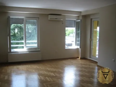 Izdavanje, trosoban stan, 80m², Cvetkova Pijaca, Zvezdara Sve Podlokacije - image 2