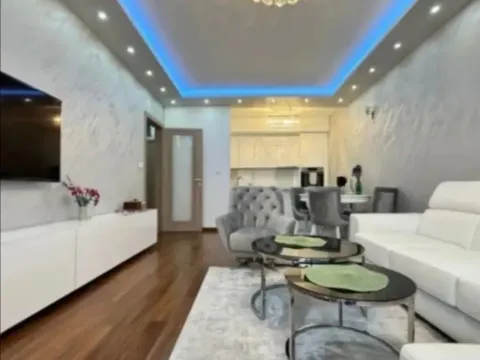 Izdavanje, dvosoban stan, 72m², Master Kvart, Podgorica