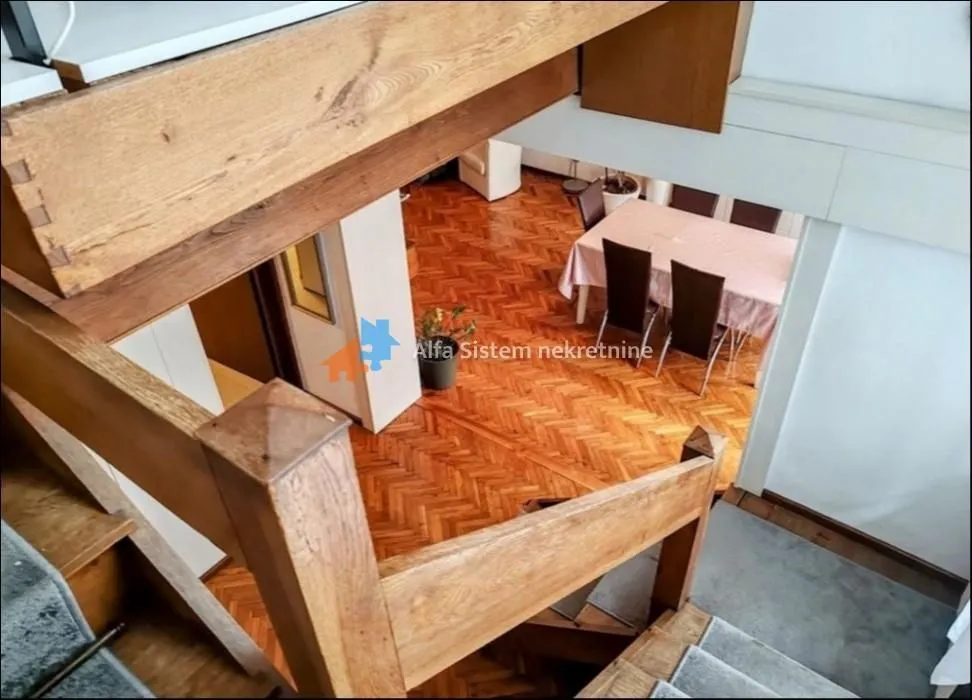 Izdavanje, četvorosoban stan, 125m², Savski Venac, Beograd