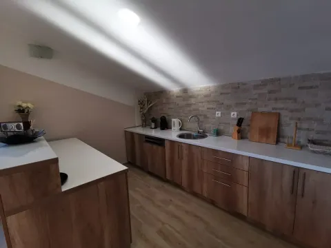 Rent, three bedroom apartment, 110m², Dobrota, Kotor - image 11