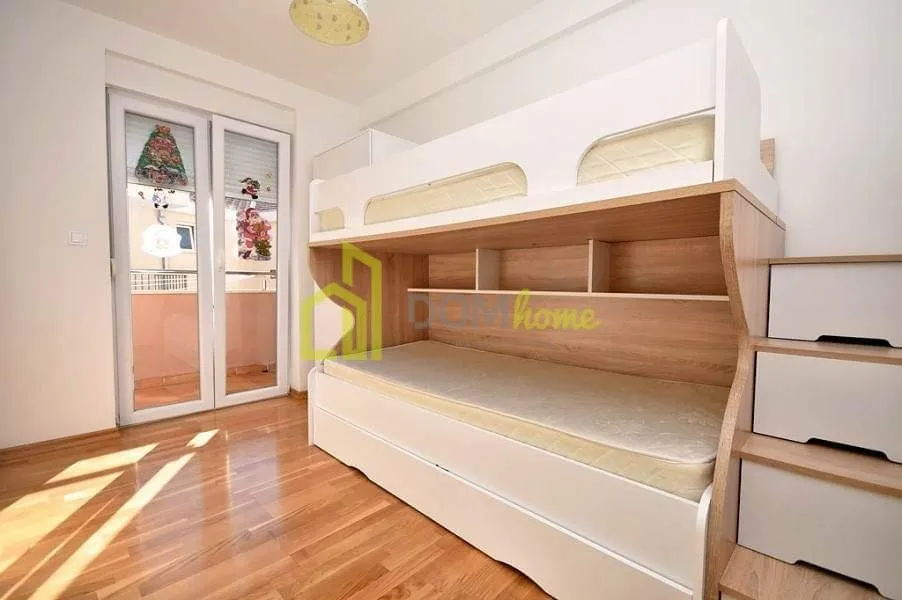 Izdavanje, dvosoban stan, 55m², Igalo, Herceg Novi
