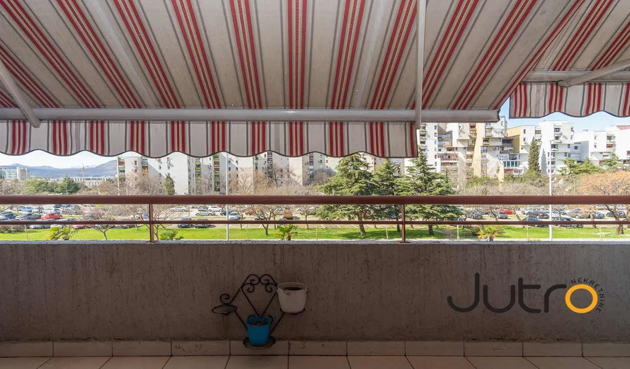 Prodaja, trosoban stan, 110m², Preko Morače, Podgorica