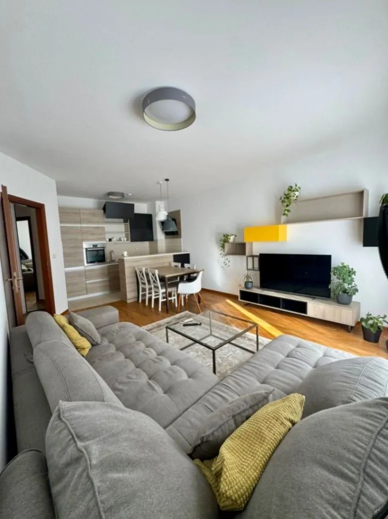 Izdavanje, jednosoban stan, 54m², City Kvart, Podgorica