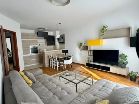 Izdavanje, jednosoban stan, 54m², City Kvart, Podgorica - image 1