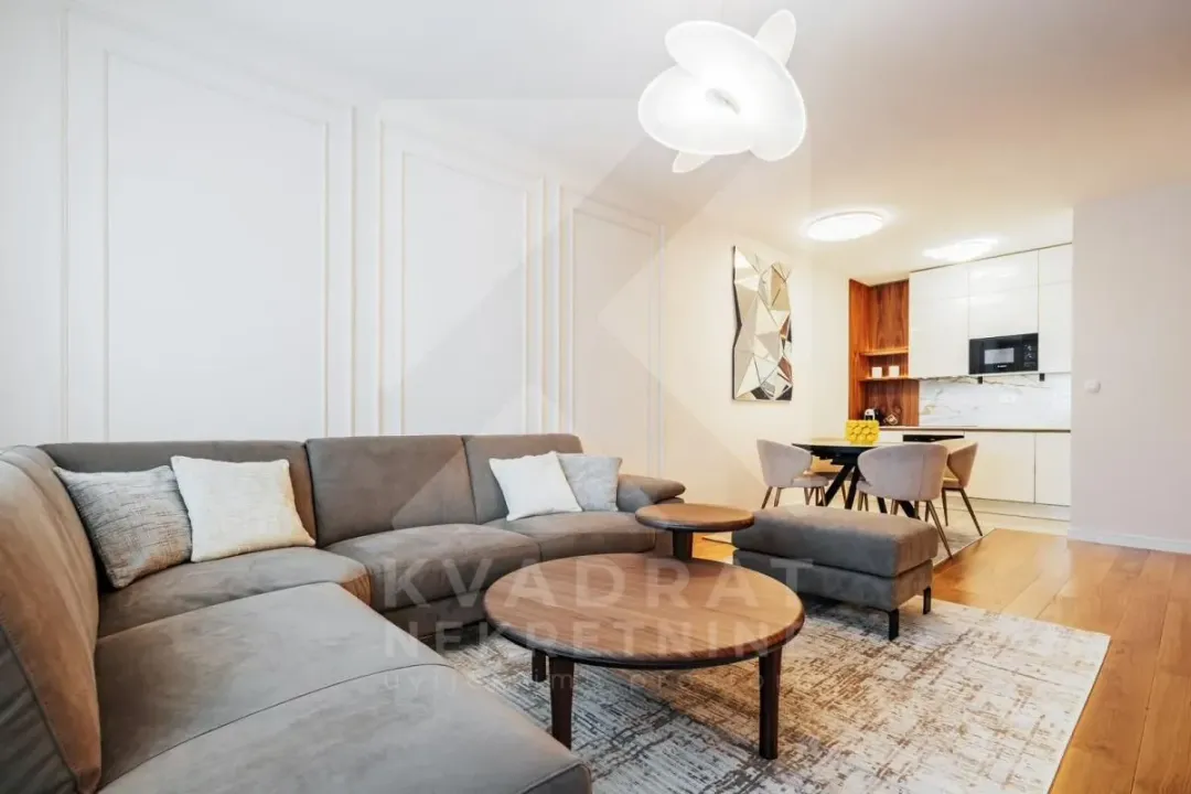 Izdavanje, dvosoban stan, 73m², Central Point, Podgorica