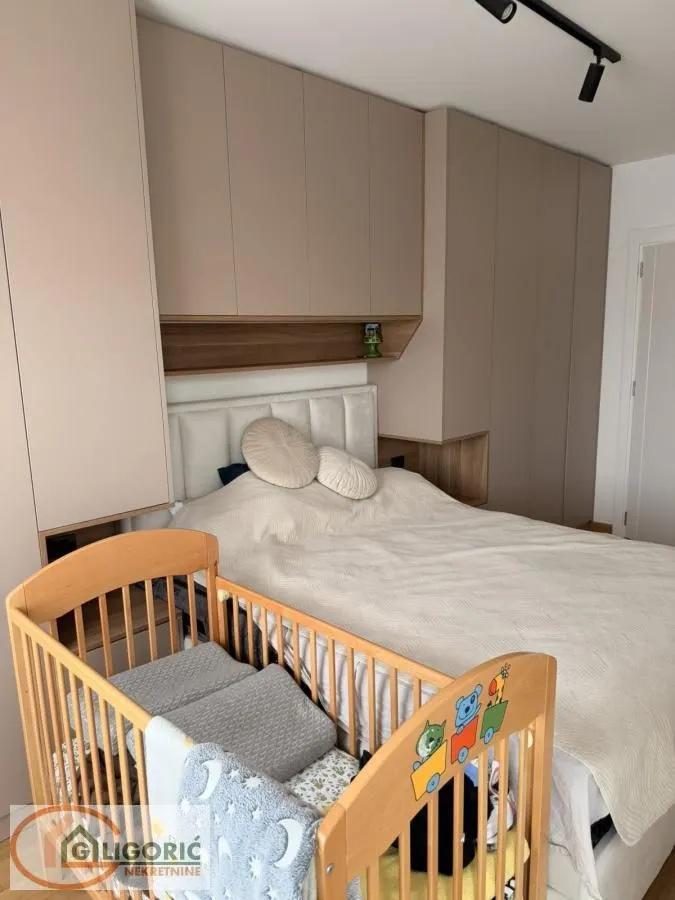 Sale, apartment, 152m², Čubura, Beograd
