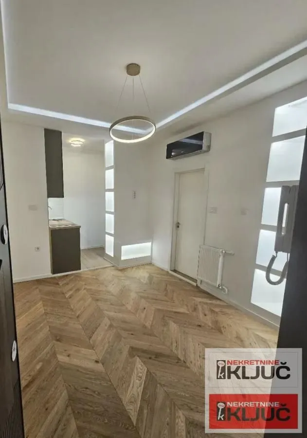 Prodaja, jednosoban stan, 21m², Centar, Novi Sad