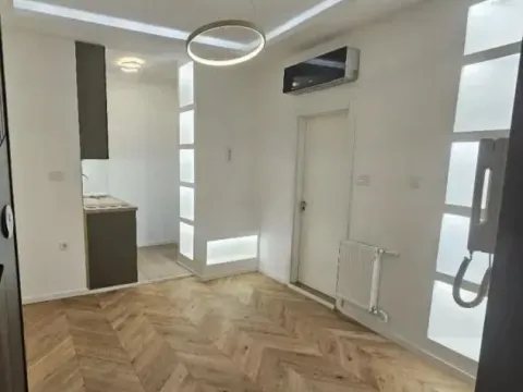 Prodaja, jednosoban stan, 21m², Centar, Novi Sad - image 1