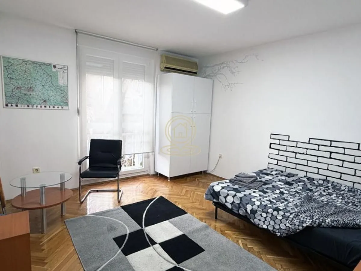 Izdavanje, dvosoban stan, 45m², Bulevar Oslobodjenja, Novi Sad Sve Podlokacije