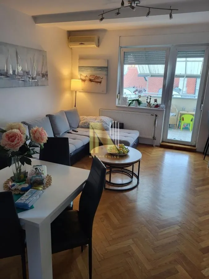 Prodaja, dvosoban stan, 64m², Centar, Novi Sad