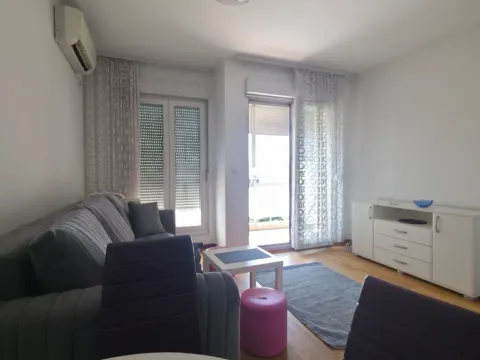 Izdavanje, garsonjera, 27m², City Kvart, Podgorica - image 3